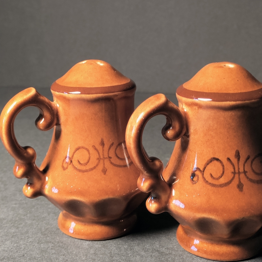 METLOX SALT&PEPPER SHAKERS⭐